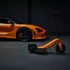 Pure Electric x McLaren Papaya elsparkesykkel 62 km