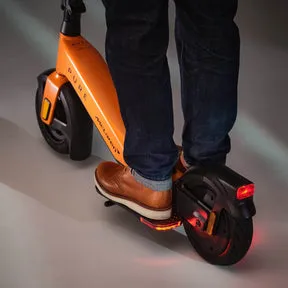 Pure Electric x McLaren Papaya elsparkesykkel 62 km